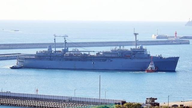 미국 잠수함 지원함 '에모리함' 부산 해군작전기지 입항