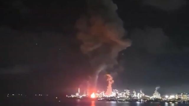 [종합] 포스코 포항제철소 3파이넥스 화재…원인은 '용융로 폭발' 추정