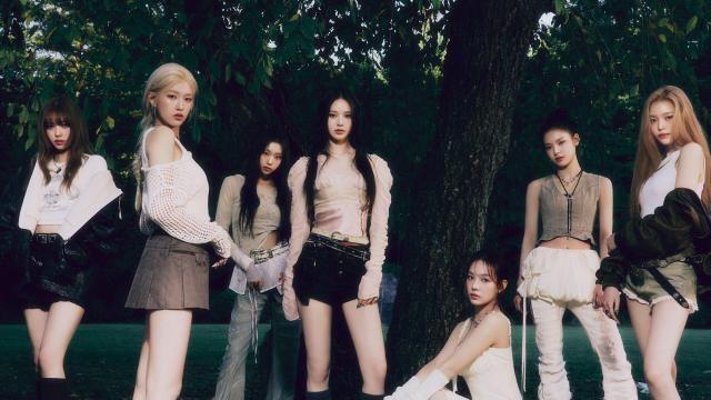 이즈나, 두 번째 콘셉트포토 공개…몽환적 무드 '눈길'