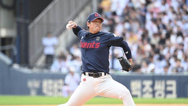 [단독] 김원중 잡은 롯데 '내부 FA 단속' 완벽 성공…구승민과 2+2년 20억대 계약 눈앞