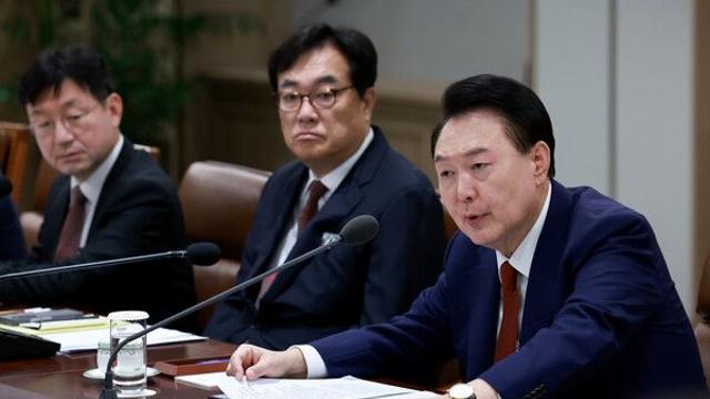 윤석열 대통령 “금융·통상·산업 회의체 즉각 가동”