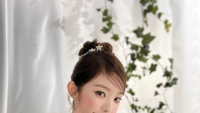 우아한 블랙 드레스와 단아한 미소, 아이린의 발레리나 매력