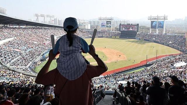 대박 터졌다…LG 트윈스, '기아 우승 투수' 전격 영입 (+계약 금액)