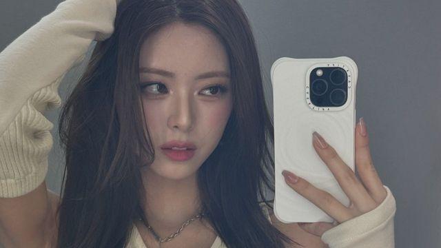 있지 유나 힙한 크롭탑 룩... 골반 라인이 돋보이는 완벽 비율