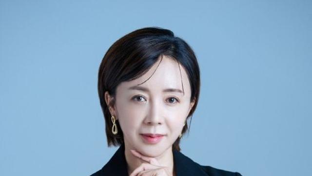 '귀순 가수' 김혜영, 동네 미용실 왕싸가지 고객…20년만 배우 컴백