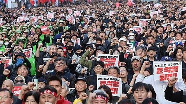 도심 집회 경찰폭행·차로점거 불법행위…민주노총 4명 구속영장(종합)