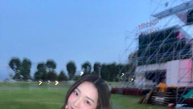 트리플에스 수민, 세련된 스쿨룩으로 완성한 '도시의 낭만'…세련된 분위기 '여신등극'