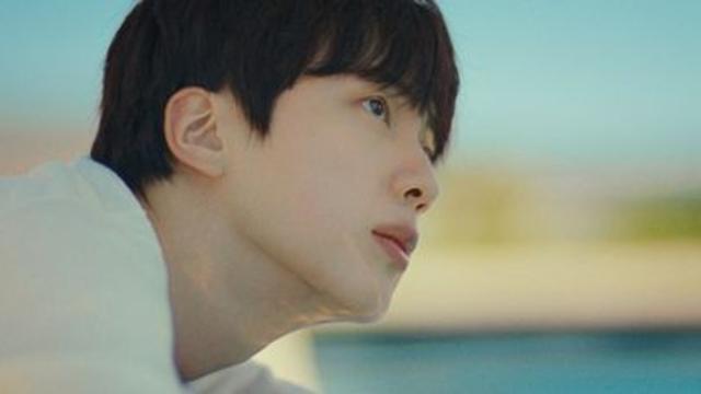 BTS 진, 끝이 보이지 않더라도…벅찬 사운드의 '러닝 와일드' MV 티저