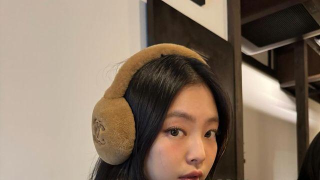 블랙핑크 제니, 귀마개 쓰고 귀엽게…극강의 러블리함 [DA★]