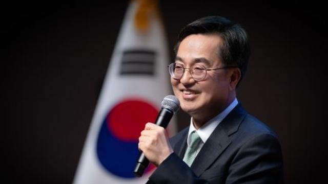 순국선열의날 앞두고 광복회장 초청 특강 마련한 김동연 경기도지사, “독립기념관 건립과 함께 경기도가 역사 바로 세우기에 선도적 역할 할 것”