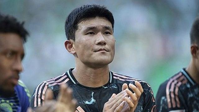 '탐욕 수비라고?' 김민재 클래스, 지구가 알아봤다…전세계 센터백 1위 'FIFA 산하기관 인증'