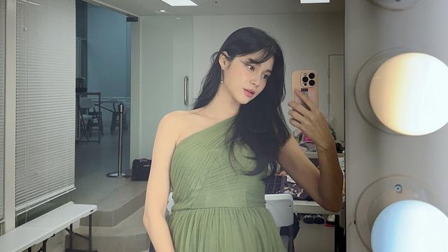 22kg 한으뜸, 러블리한 그린 드레스 입고 뽐낸 빛나는 D라인 패션