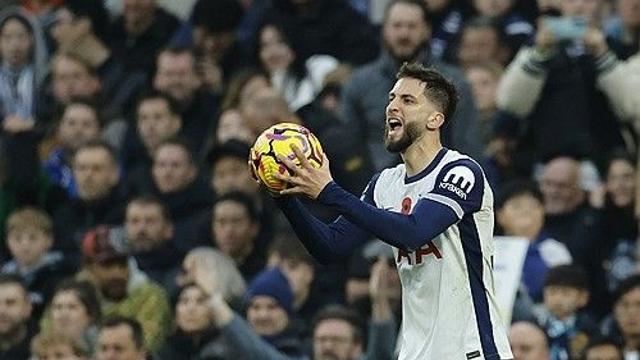 '손흥민 인종차별' 벤탄쿠르, 7경기 출전 정지 '중징계'…토트넘 '초비상'