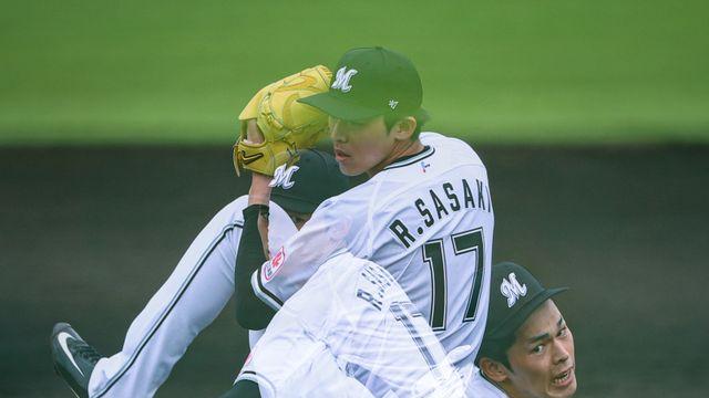 [송재우의 포커스 MLB] '오타니 길을 간다' 이적 시장 달구는 사사키의 도전