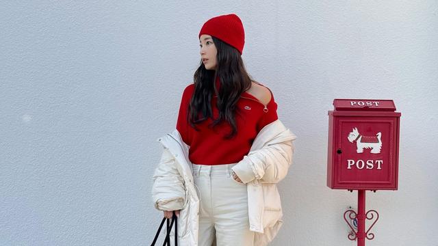 기은세, 레드 니트와 비니로 완성한 홀리데이 무드