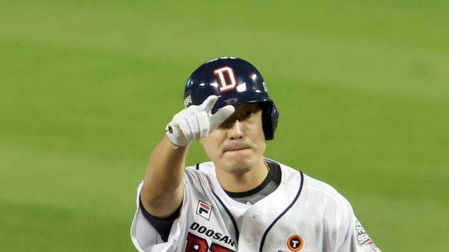 박수 칠 때 떠나고 싶었던 '천재 유격수'…김재호 