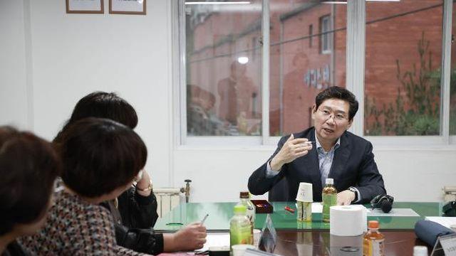 이상일 용인특례시장, 처인구 삼가동 '늘푸른오스카빌' 입주자들과 생활환경 개선 위한 간담회 열어