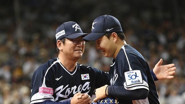 결국 한일전 9연패…류중일 감독님 이게 맞나요? '기계적 좌우 놀이'+3박자 느린 교체→슈퍼라운드 탈락 위기 [프리미어12]