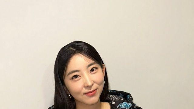 권소현, 페이즐리 패턴의 볼륨 패딩으로 시크한 겨울 스타일 완성