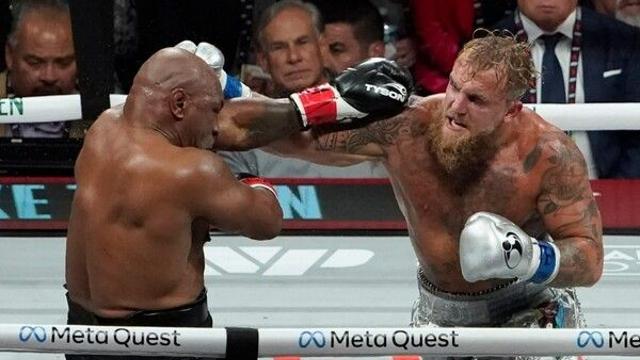 핵주먹도 세월을 거스를 순 없었다... 58세 타이슨, 27세 복서에 판정패