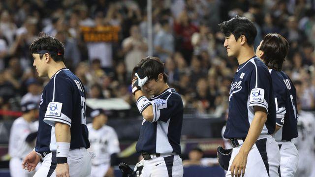 한국, '야구 월드컵' 프리미어12 한일전서 3-6 역전패