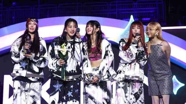 뉴진스, 베스트 아티스트 수상 “민희진 대표님, 오래오래 함께하고 싶어요” [2024 KGMA]