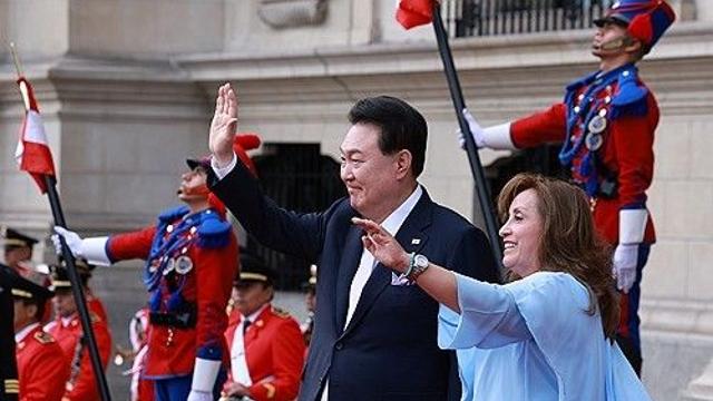 尹, 6·25 물자지원국 페루서 韓기업 건조함정 명판 서명(종합)