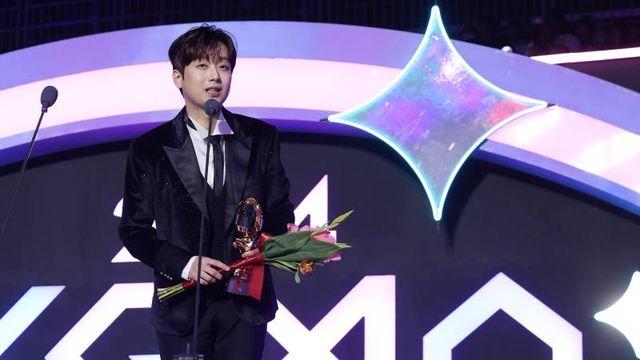 이찬원, 디거스 디깅 아티스트 수상 “2관왕 황홀하고 감격...찬스에 감사” [2024 KGMA]