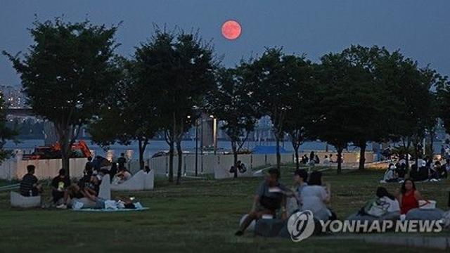 한강의 올바른 영문표기는 'Han River' 아닌 'Hangang River'