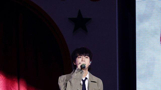 “아미에게 행복이 찾아오길” 진, 팬 쇼케이스서 ‘Happy’ 전곡 무대 최초 공개!