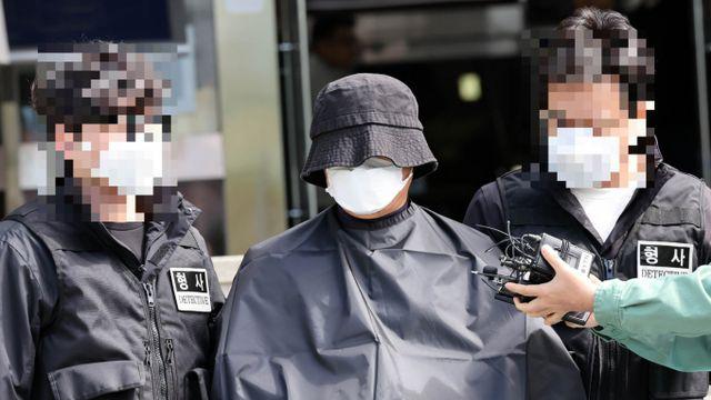 법원서 생방송 하던 유튜버 살해한 50대, 무기징역 선고에 박수쳐