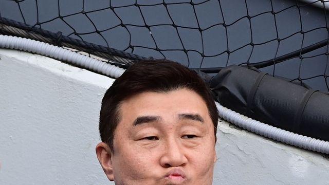 FA 시장 개장 2주, 여전히 조용한 삼성