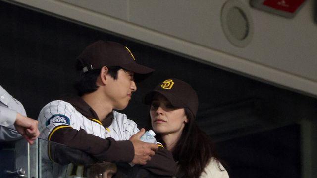 ‘♥케이티’ 송중기, 오늘(20일) 득녀 직접 알렸다…”예쁜 공주님 만나”