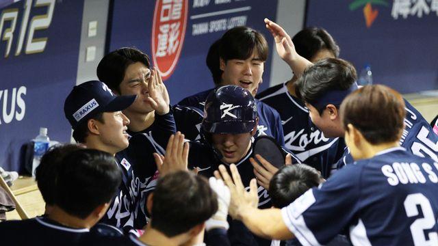 존재감 보여준 프리미어12...한 단계 더 성장한 '롯데 국대 듀오' 나승엽·윤동희