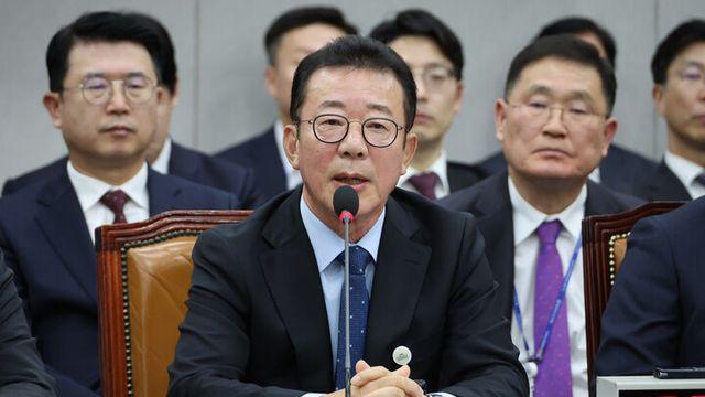 윤 대통령에게 질문한 기자에게 ‘무례하다’ 발언한 정무수석 사과