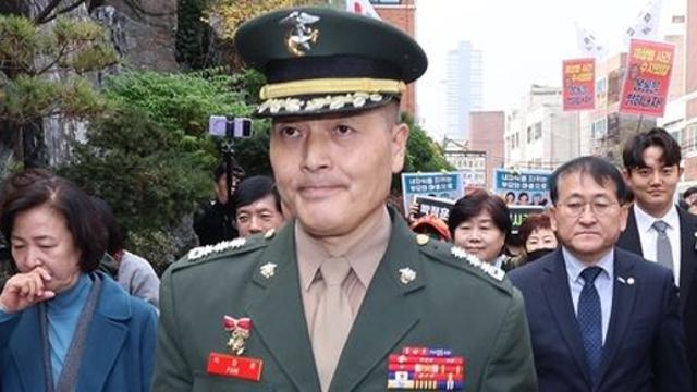 軍검찰, 항명 혐의 박정훈 해병 대령에 징역 3년 구형(종합)