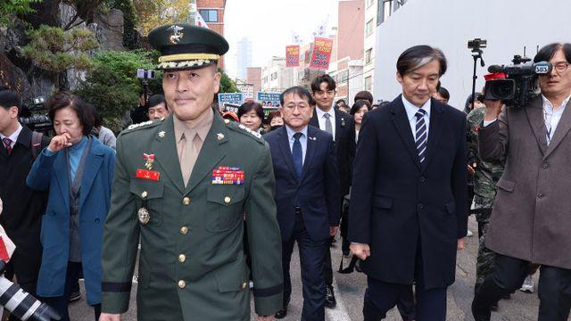 軍 검찰, 채 해병 사건 관련 항명 혐의 박정훈 대령 징역 3년 구형(종합)