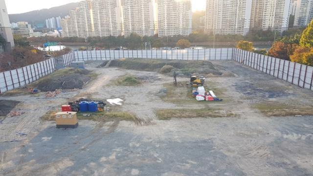 해운대구 신청사 부지서 폐기물 10만 톤 발견… 공사 전면 중단..