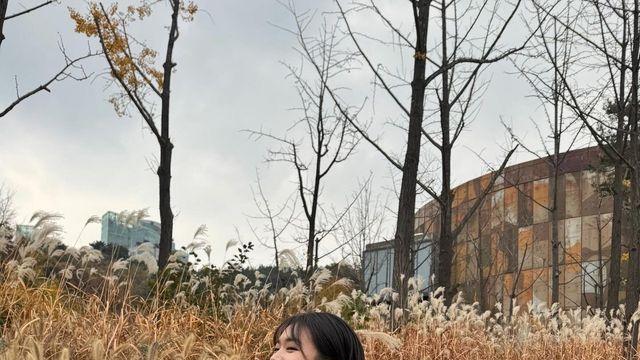 정유진, 그레이 코트로 완성한 겨울 산책룩…'데일리템의 정석'