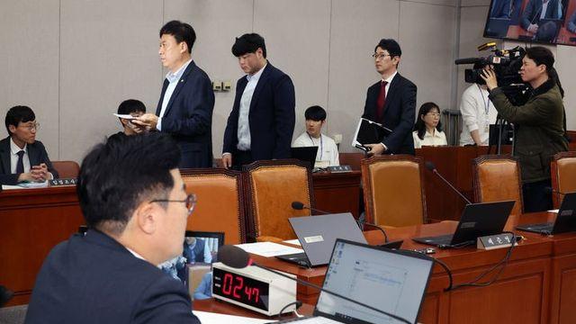 운영위, 대통령실 특활비 82억 전액삭감…野 단독 처리..