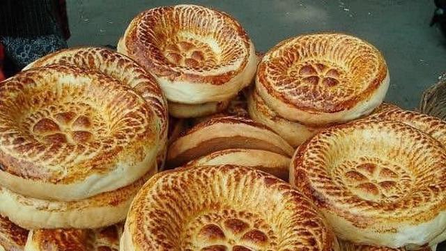 우즈벡 빵들