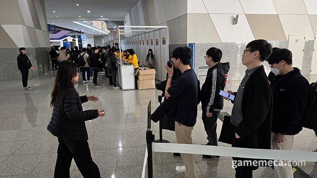 ‘븝사람’과 ‘레바’가 함께 한 2024 던파 페스티벌