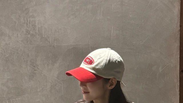 공승연, 회색 스웻 셋업으로 완성한 '도심 속 캐주얼룩'…가을 데일리 스타일의 정석