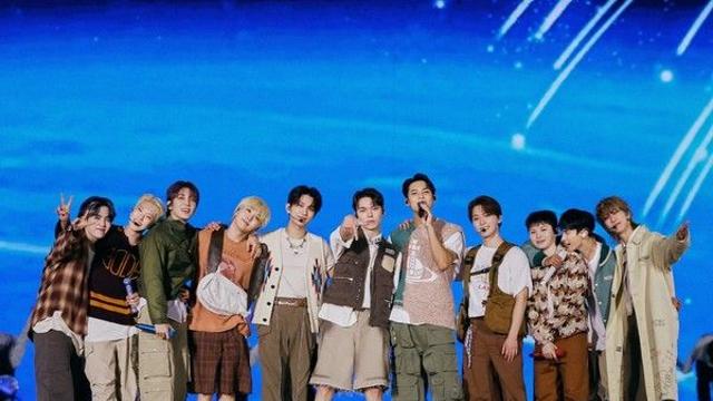 세븐틴, 美 디즈니 연말 특집 무대 출연... K-팝 아티스트 최초