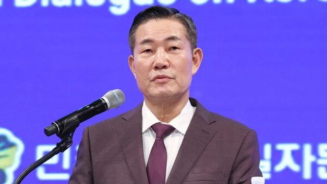 신원식 “트럼프, 尹에게 취임 전 만나자고 3~4번 말해”…김정은 러시아 답방 가능성도 제시