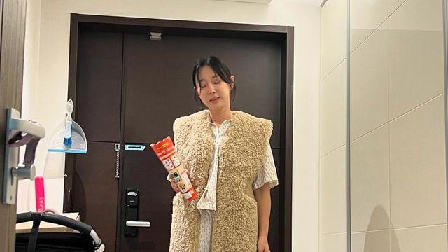 파자마에도 청바지에도... 이지혜, 뽀글이 조끼로 완성한 가을 무드