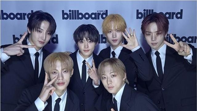 누에라, '내년 데뷔' 앞서 빌보드 파티 출격…글로벌 루키 등극