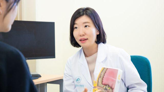 [전문의 칼럼] ‘추운 날씨에 입 돌아간다'…'안면신경마비' 조심해야