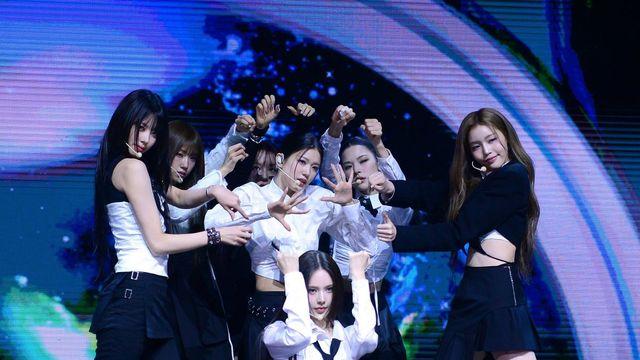 이즈나 ‘다채로운 매력으로 꽉 채운 앨범’