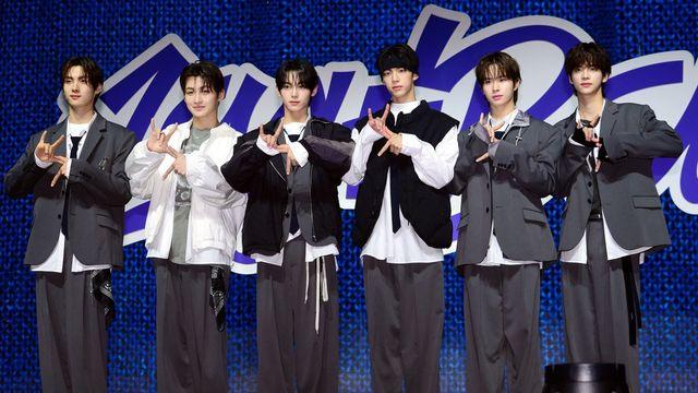 투어스 ‘올해의 최고 신인 아이돌~’